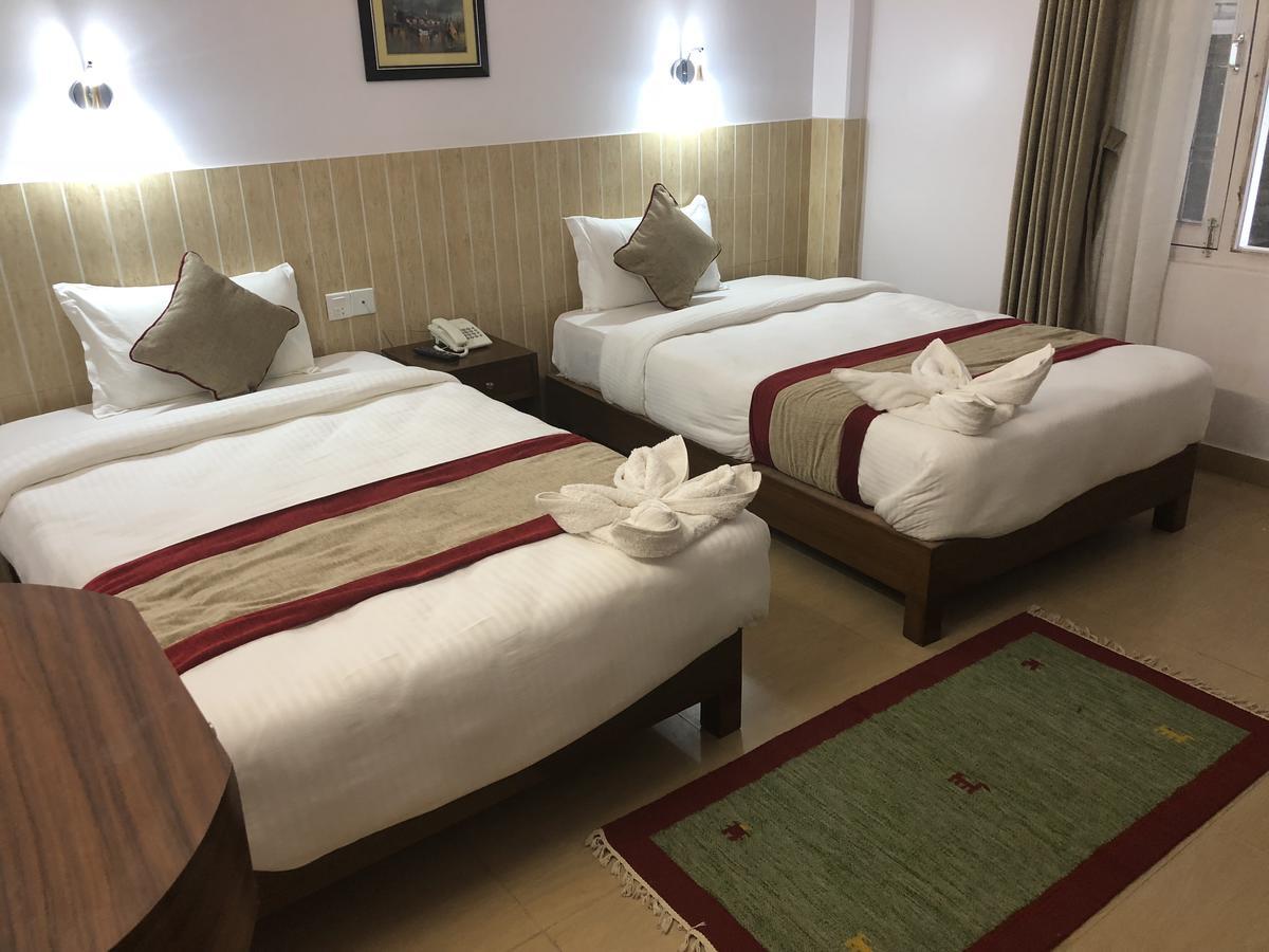 Hotel Guru Pokhara Bagian luar foto