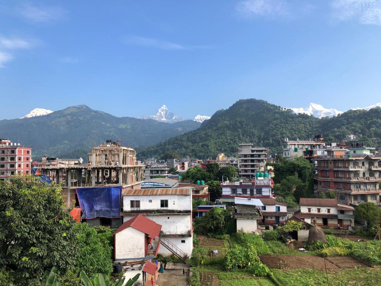 Hotel Guru Pokhara Bagian luar foto