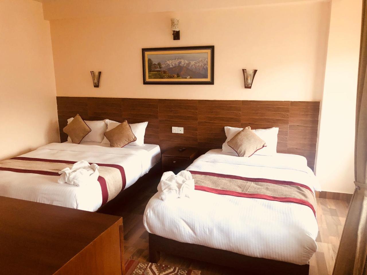 Hotel Guru Pokhara Bagian luar foto