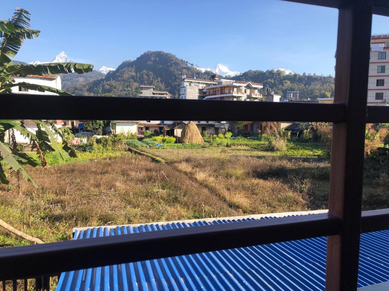 Hotel Guru Pokhara Bagian luar foto