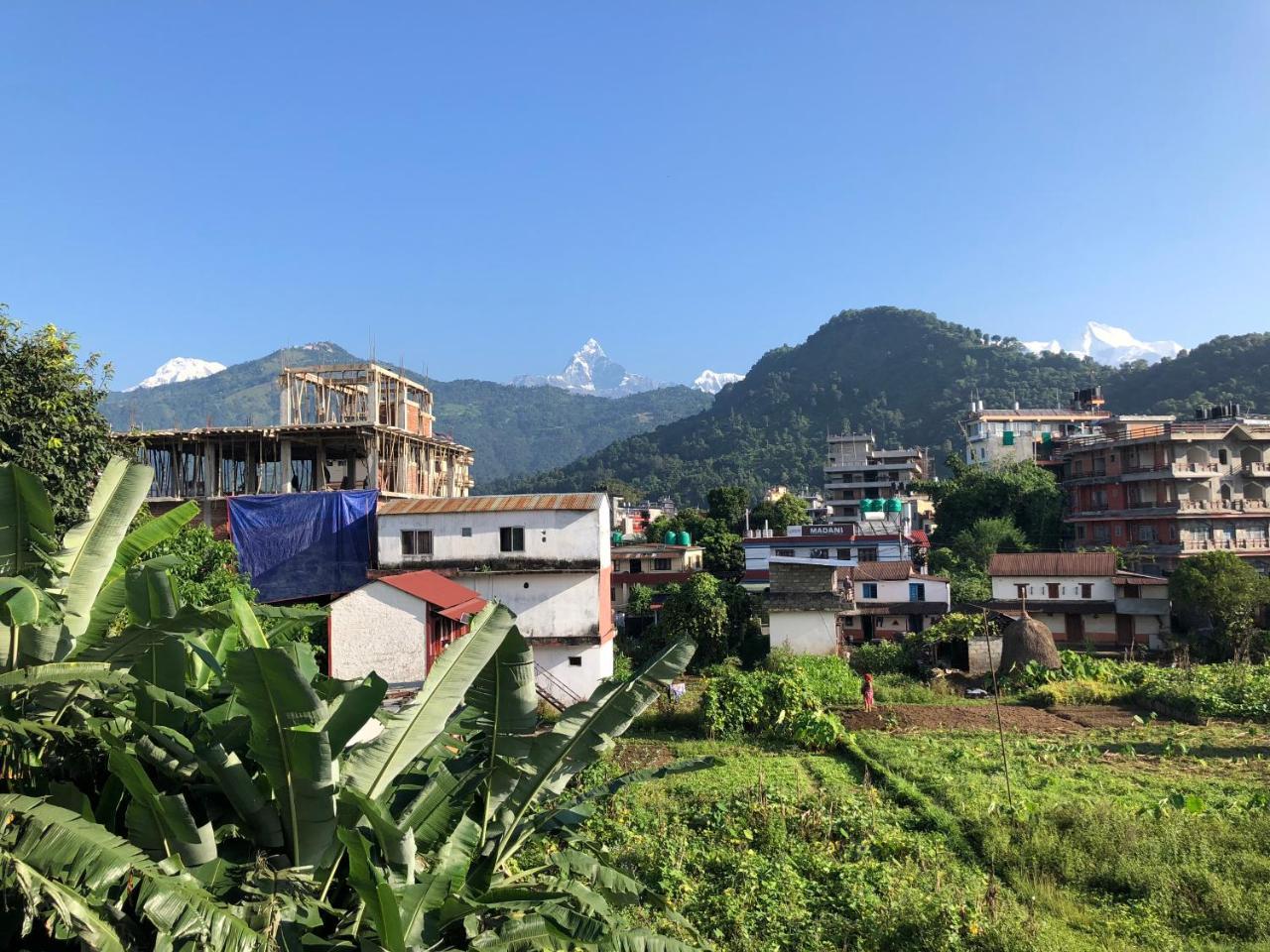 Hotel Guru Pokhara Bagian luar foto