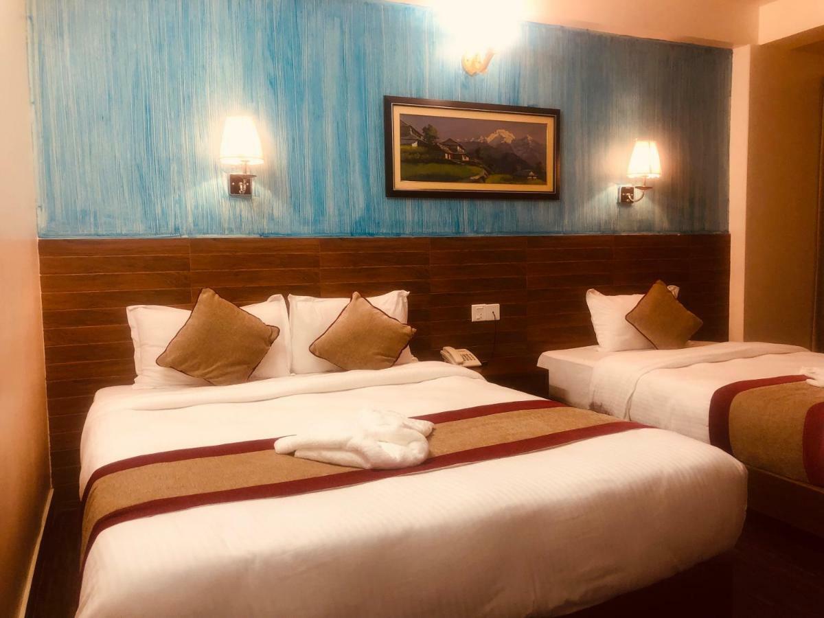 Hotel Guru Pokhara Bagian luar foto