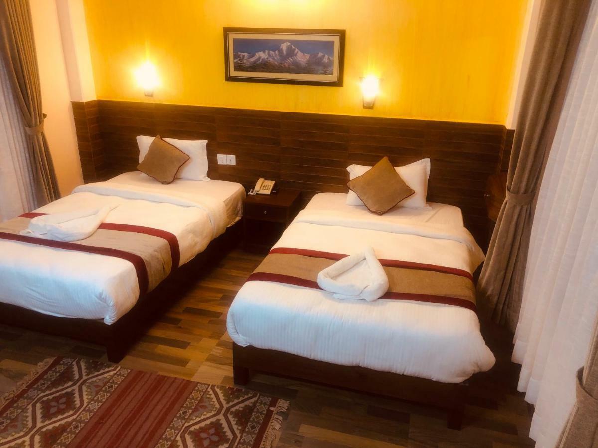 Hotel Guru Pokhara Bagian luar foto