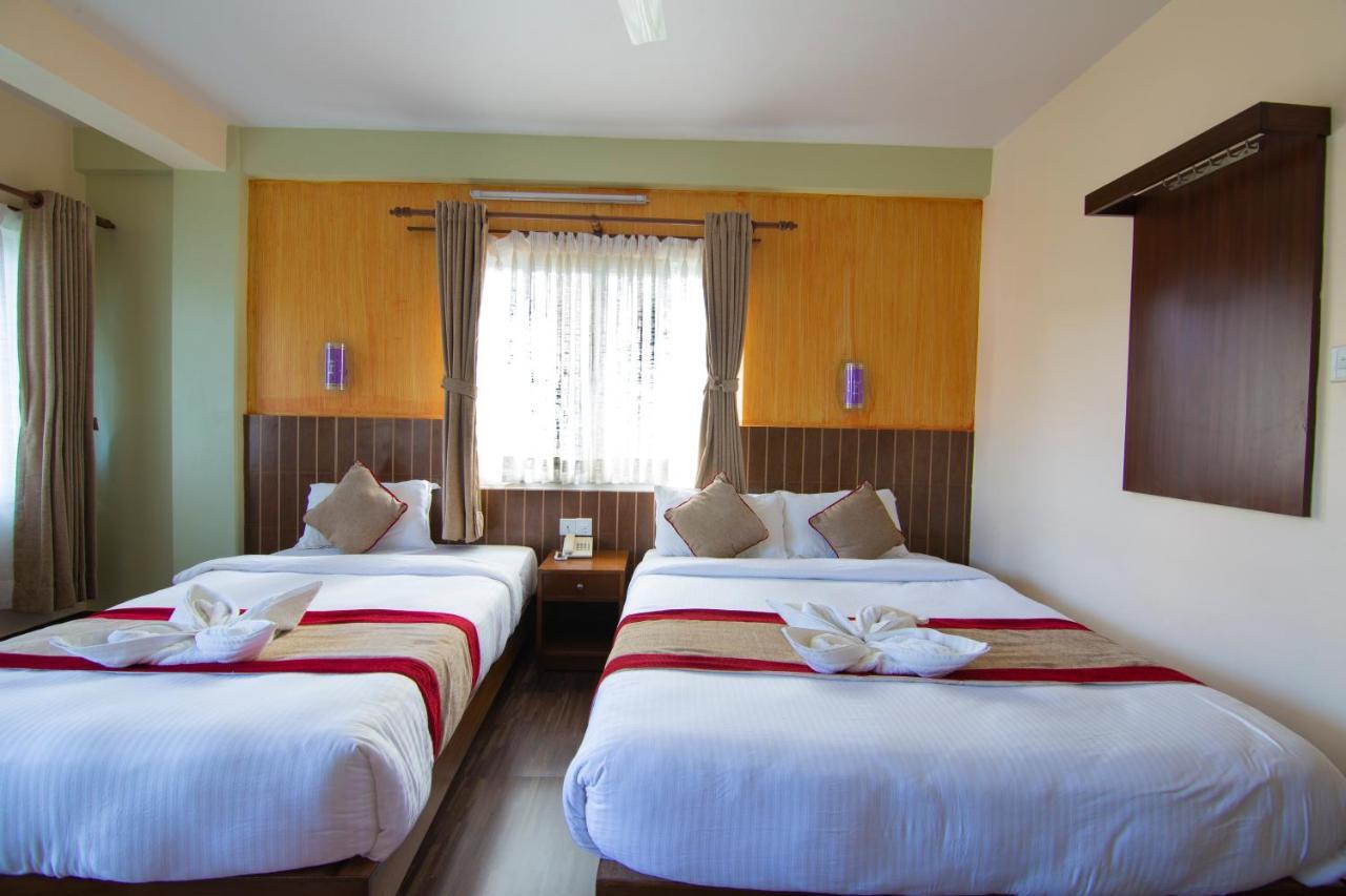 Hotel Guru Pokhara Bagian luar foto