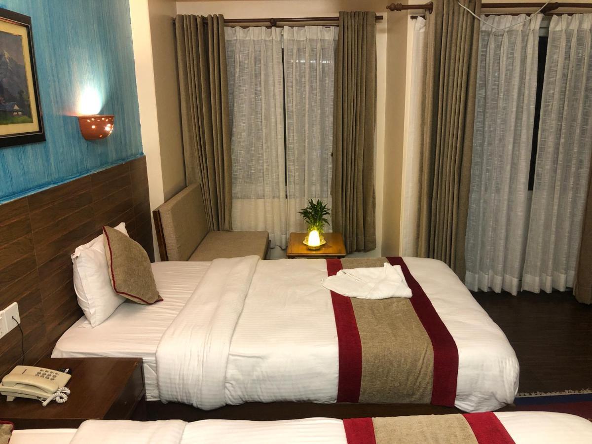 Hotel Guru Pokhara Bagian luar foto