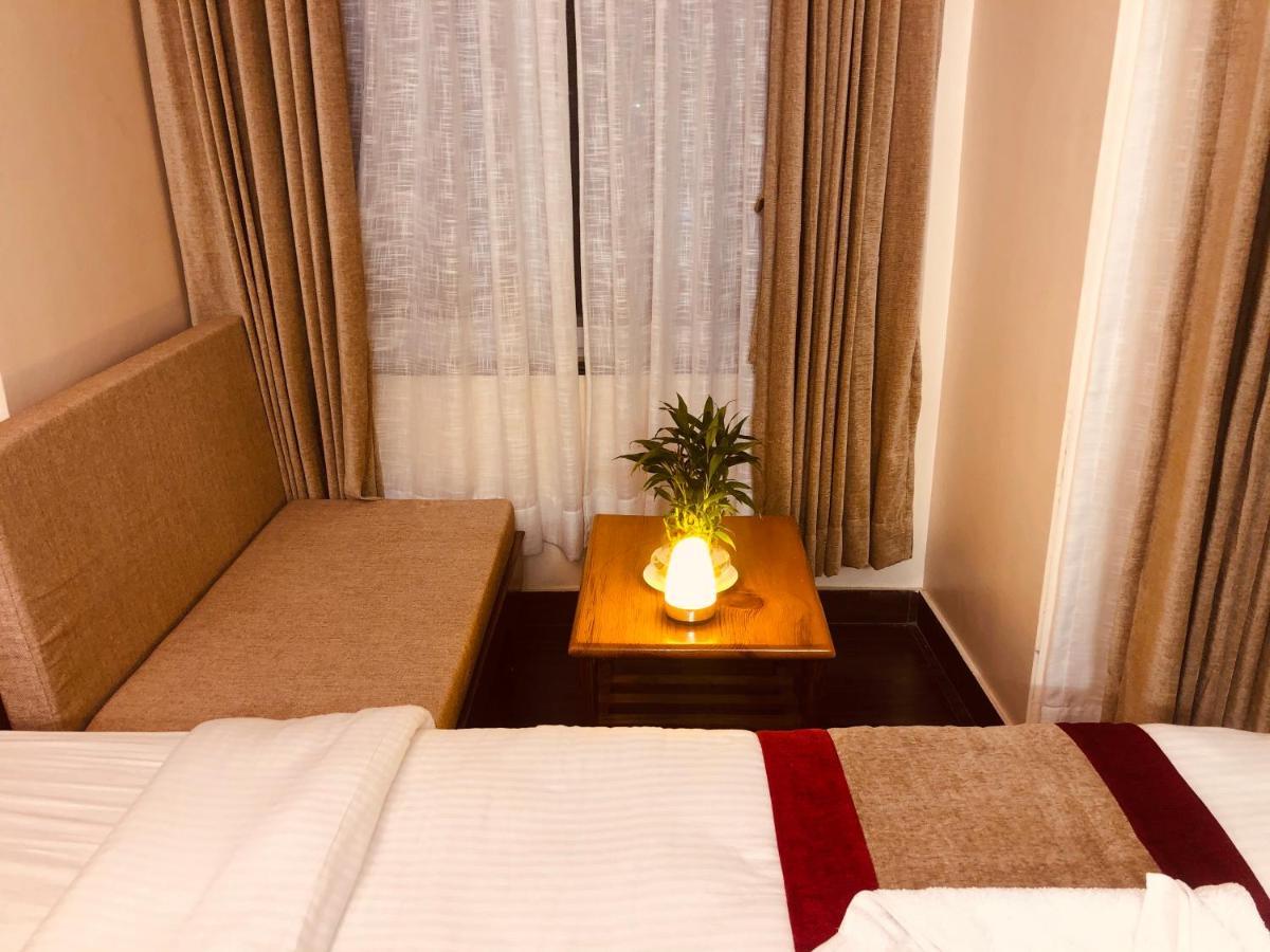 Hotel Guru Pokhara Bagian luar foto